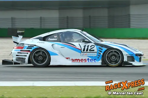 Coomes met de snelle Porsche