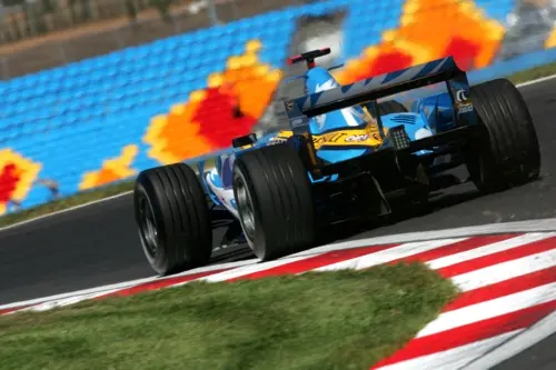 Alonso houdt de schade beperkt met plaats 3