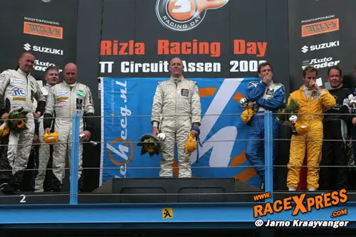 Podium winnaars race 1