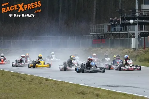 Start MiniMax met Max Verstappen aan kop