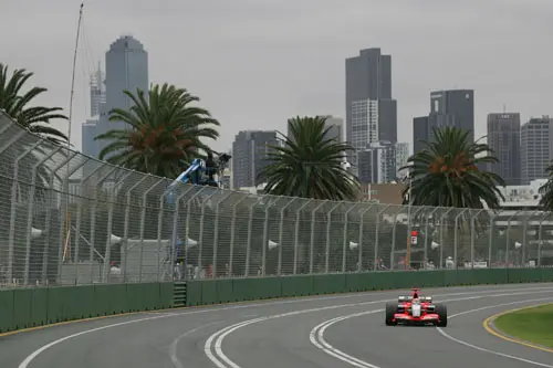 De race in Albert Park zorgt altijd voor mooie plaatjes