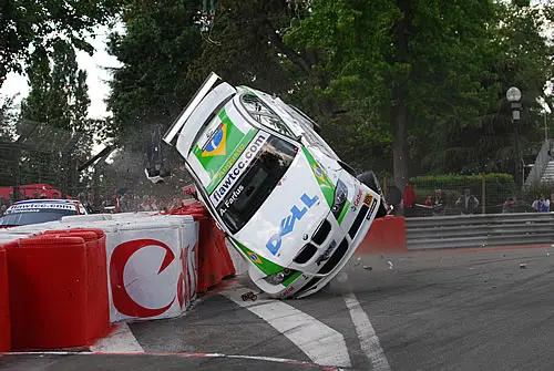 Augusto Farfus crasht hard