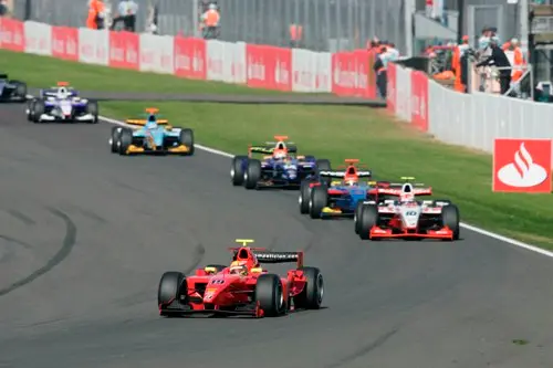 Ho Pin Tung in actie tijdens de tweede GP2 race op Silverstone