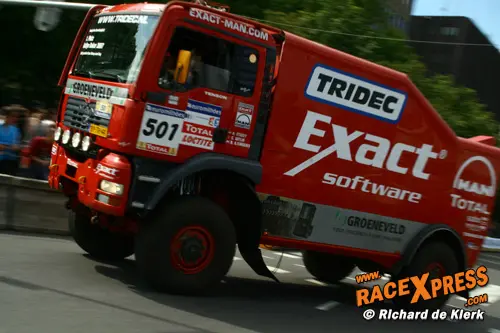 Grote Dakar Trucks stormden over het parcours