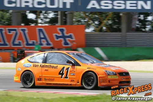 Van Kalmthout pakt de winst in race twee