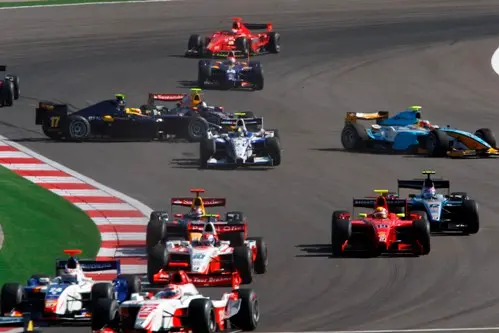 Mike Conway, Andy Soucek en Adrian Zaugg  zorgen voor een safety car