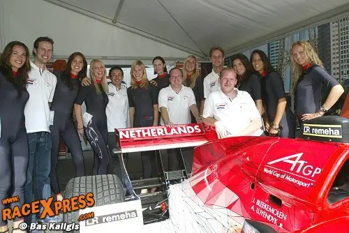 Team A1 GP Nederland met de nieuwe monteurs