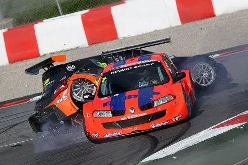 Ten Brinke wordt uit de race getorpedeerd