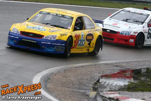 Natte omstandigheden in BRL race