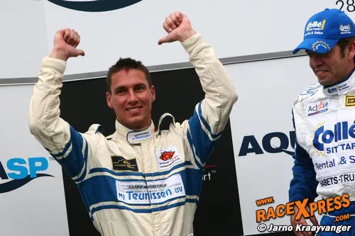 Nelson van der Pol op het podium