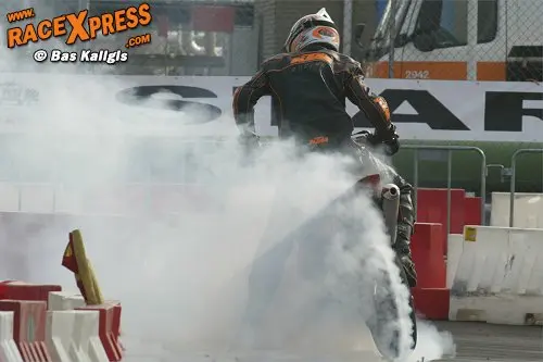 Burn some rubberrrrr