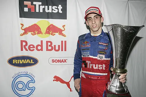 Sébastien Buemi kreeg de overwinning in zijn schoot geworpen