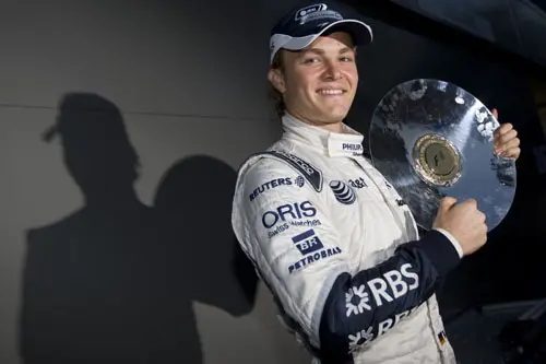 Rosberg showt zijn trofee