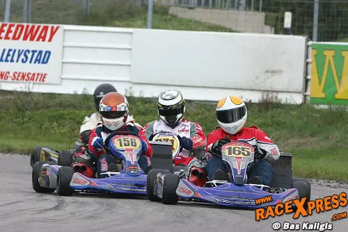 08 close racing