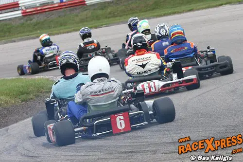 aut close racing