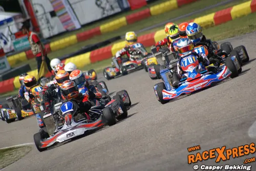 Max Verstappen en Joel Affolter op eerste rij
