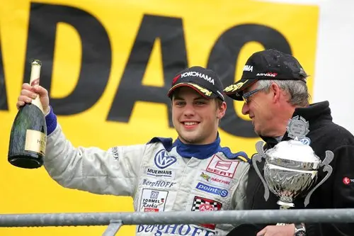Vanthoor met Van Amersfoort op podium