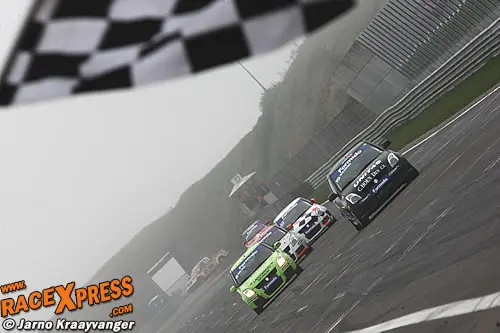 De finishvlag valt