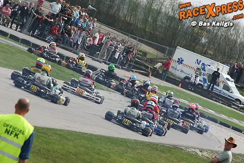 06 close racing