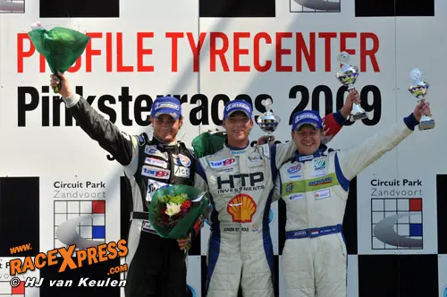 Junior Strous op podium