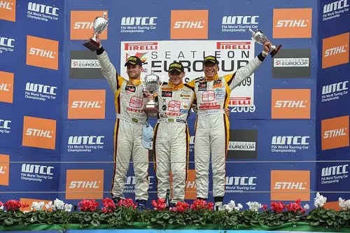 Tim Coronel op podium