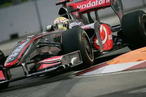 lrg 4523 14f1gpsingapur1137