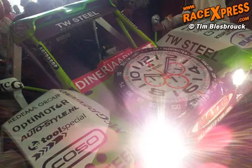De elektrische Dakar testbolide van Tim Coronel