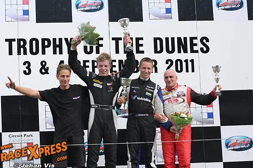 Podium Formule Ford, Joey van Splunteren kampioen