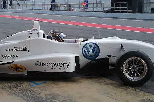 Dennis van de Laar F3 test Barcelona