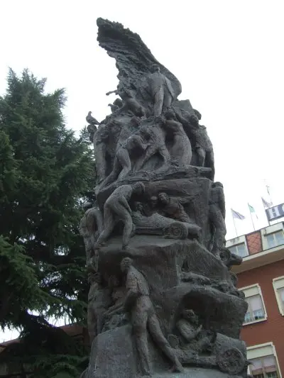 Enzo Monument Maranello