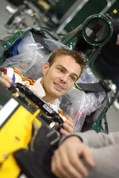Formule 1: Giedo van der Garde seat-fitting bij Caterham F1