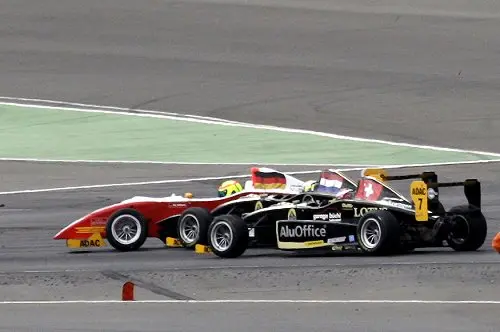Indy Dontje in de sandwich