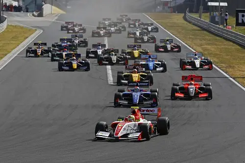Robin Frijns aan de leiding