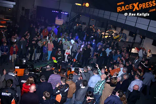 Veel publieke belangstelling bij presentatie Manor MP Motorsport