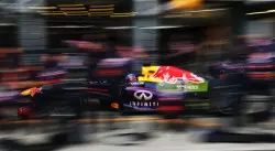 vettelpitstopaussmall rx250