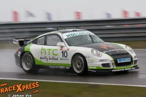 Porsche 911 GT4