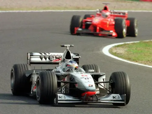 mika hakkinen driving japanese grand prix 199 2702205