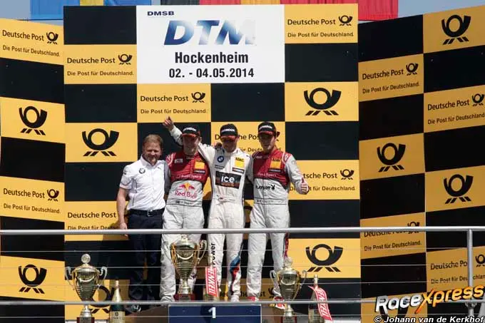 d1m0881 podium