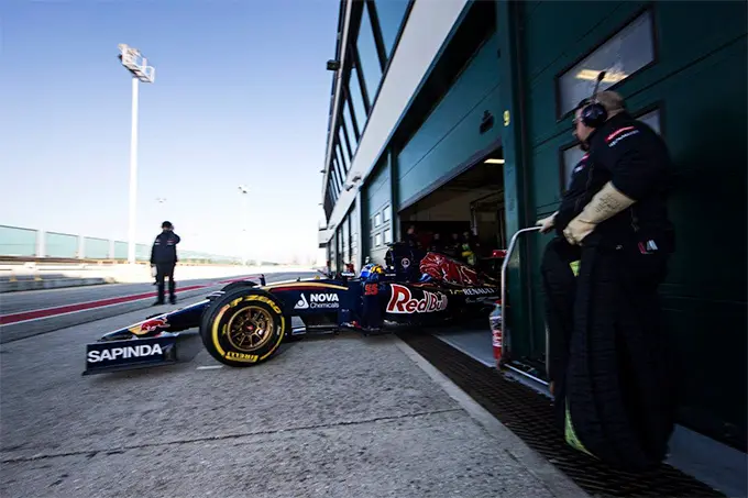 Toro Rosso STR10 2015
