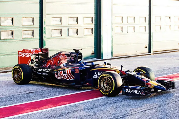 Toro Rosso STR10 2015