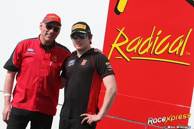 Radical Phill Abbott en James Abbott