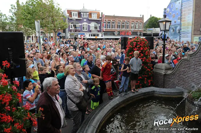Centrum Zandvoort Max en Jos Verstappen, Jan Lammers en Arie Luyendyk
