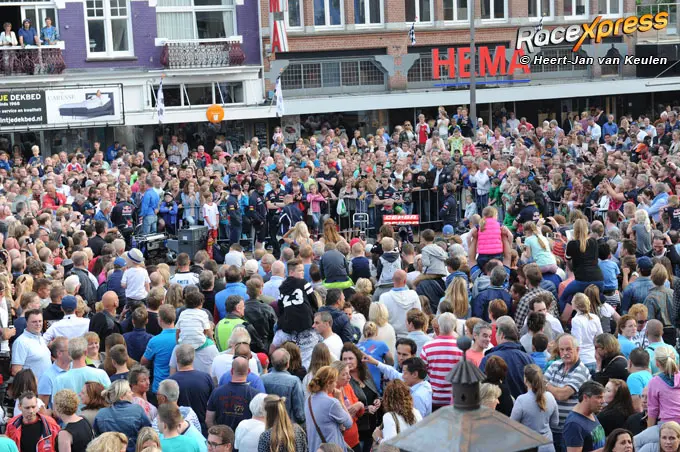 Centrum Zandvoort Max en Jos Verstappen, Jan Lammers en Arie Luyendyk