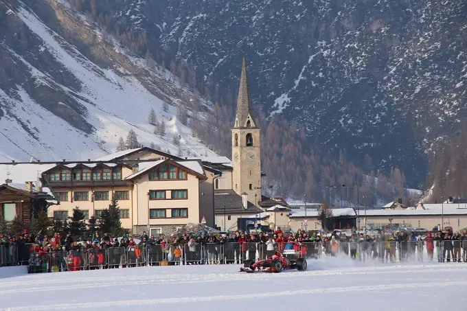 Ferrari F1 on ice in Livogno
