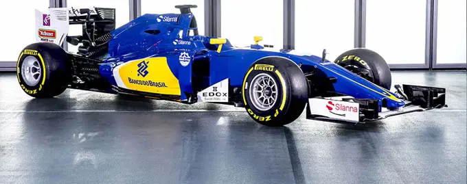 Sauber C35 Ferrari zijkant schuin