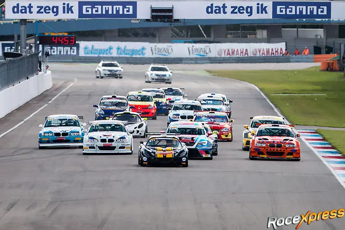 Start Priscilla Speelman Jan van der Kooi Lotus aan kop