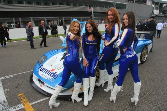 Formido girls en Mosler