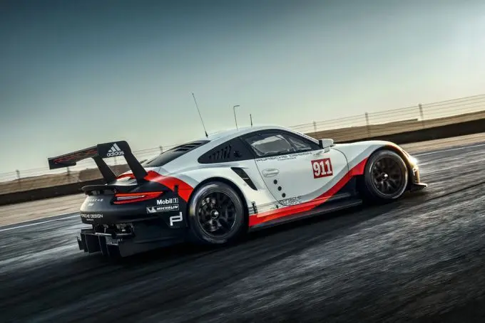 911 (991) RSR 2017 rechter zijkant