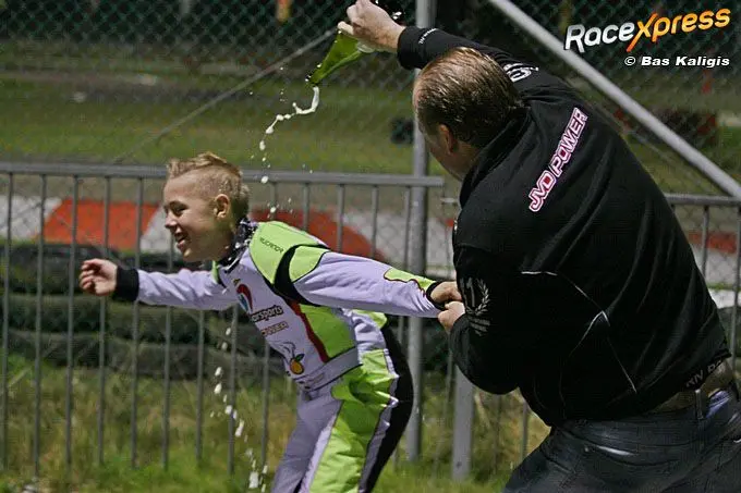 Champagnedouche Tijmen van der Helm