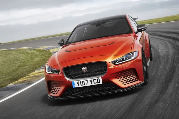 Jaguar_XE_SV